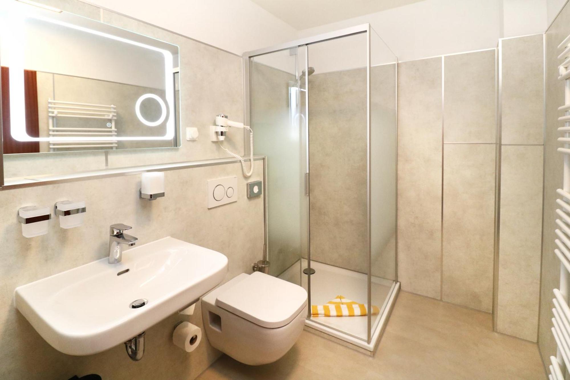 Hotel Pension Kirschstein Вольгаст Экстерьер фото