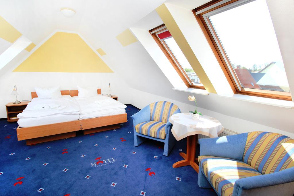 Hotel Pension Kirschstein Вольгаст Экстерьер фото