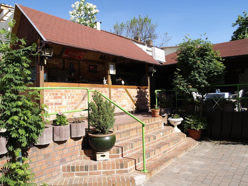 Hotel Pension Kirschstein Вольгаст Экстерьер фото