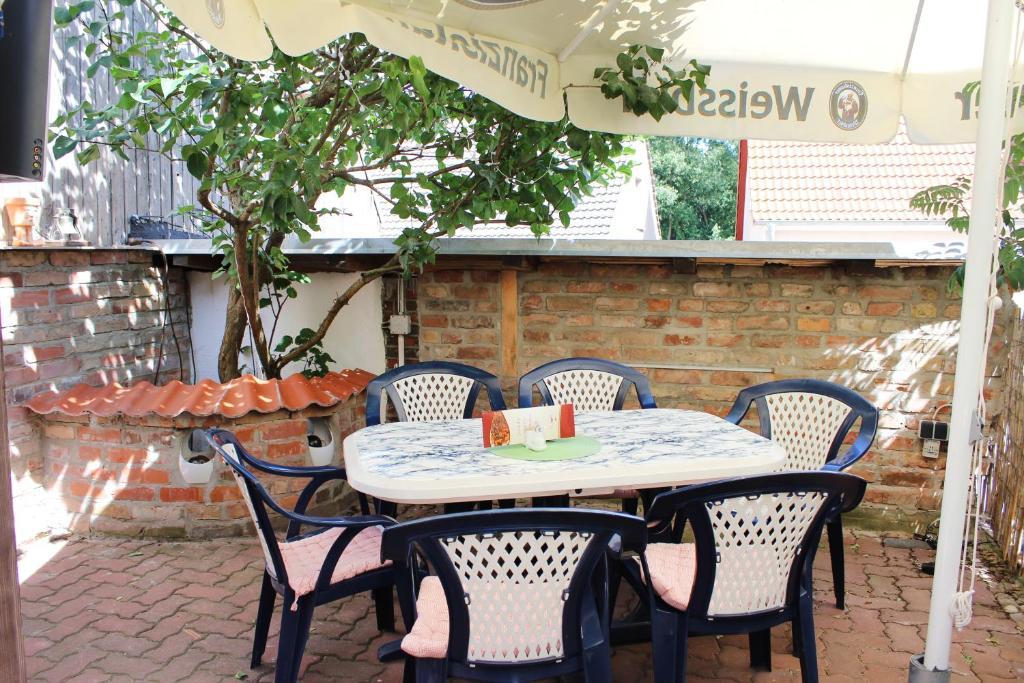 Hotel Pension Kirschstein Вольгаст Экстерьер фото
